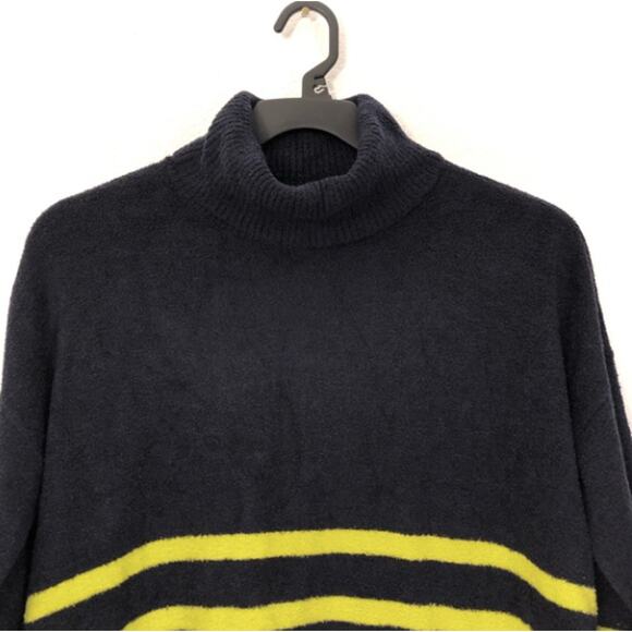 Vince Camuto Soft Striped Turtleneck Sweater Size M - Picture 3 of 7